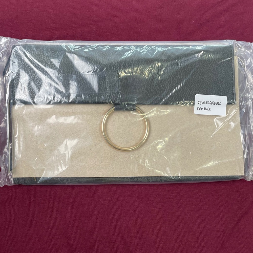 Glitzy Girl Boutique Black Pebbled Faux Leather Ring Clutch Bag BAG009-BLK NWT - Picture 5 of 5
